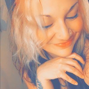 Meet your Posher, Fallon